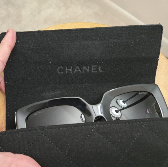 CHANEL sunglasses, authentic - Picture 6 of 7